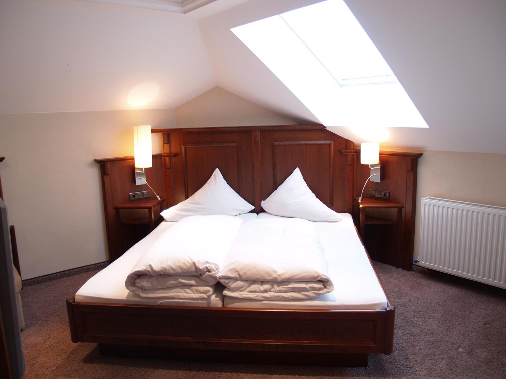 Hotel Garni Caroline อิสชเกิล ภายนอก รูปภาพ