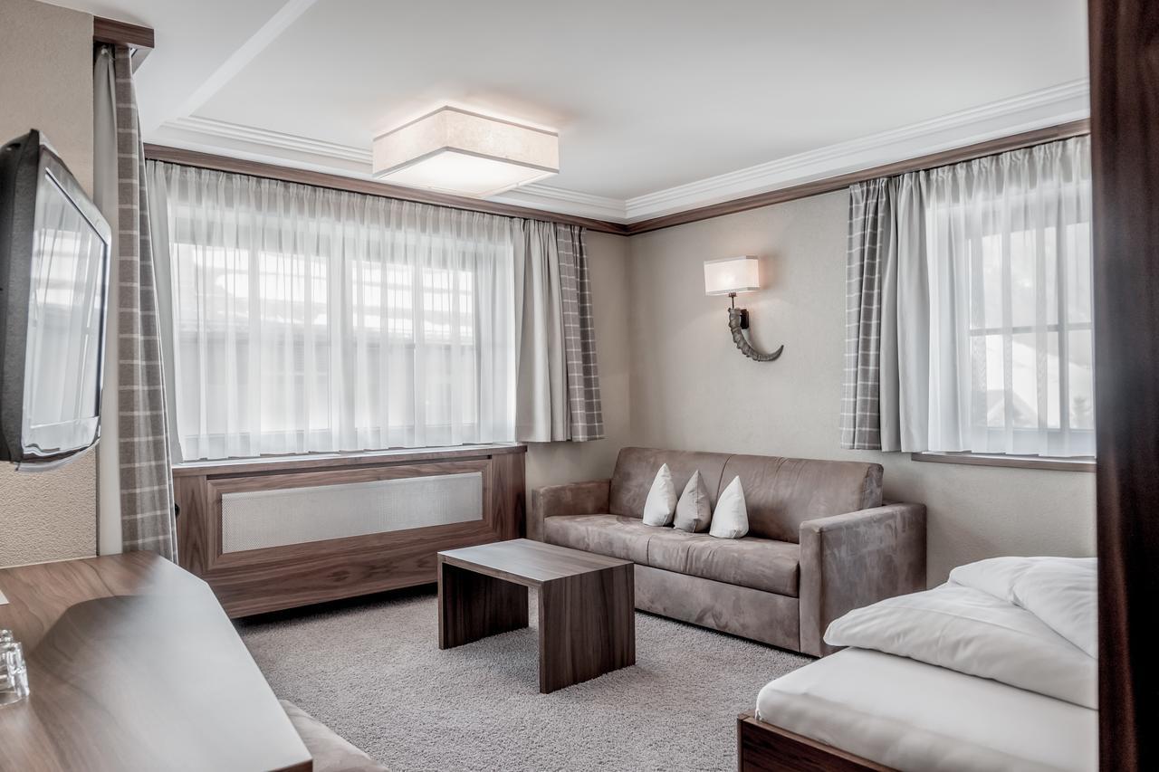Hotel Garni Caroline อิสชเกิล ภายนอก รูปภาพ