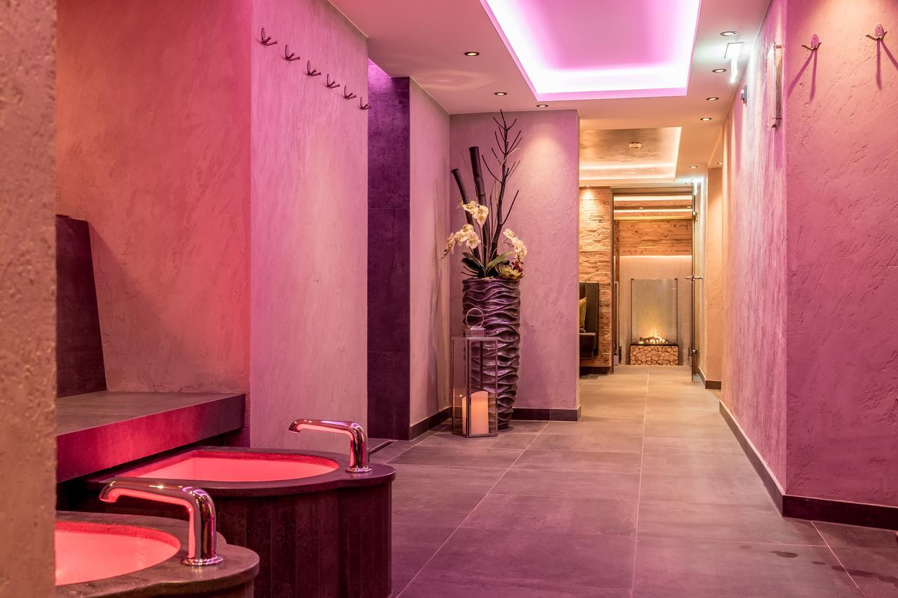 Hotel Garni Caroline อิสชเกิล ภายนอก รูปภาพ